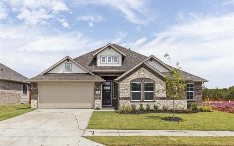New Home for Sale in Lavon, TX. 718 Creekview Lane