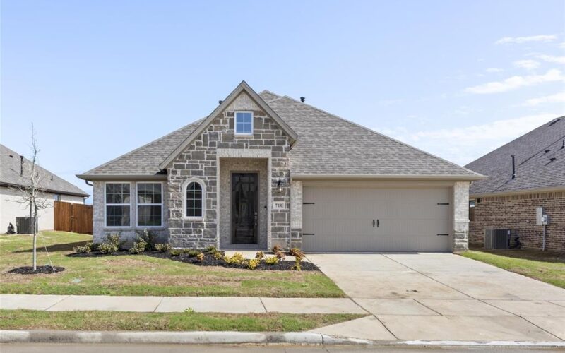 New Home for Sale in Lavon, TX. 710 Creekview Lane